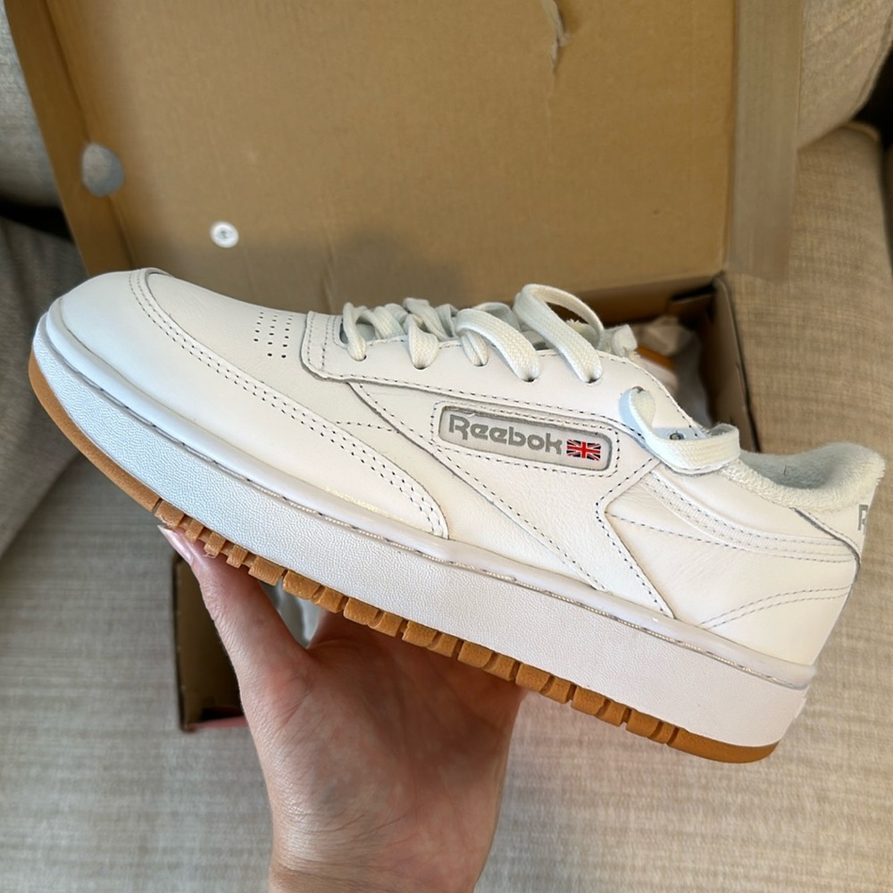 Reebok Club C Double Women. 7.5, perfect condition. Never worn, new with tags.